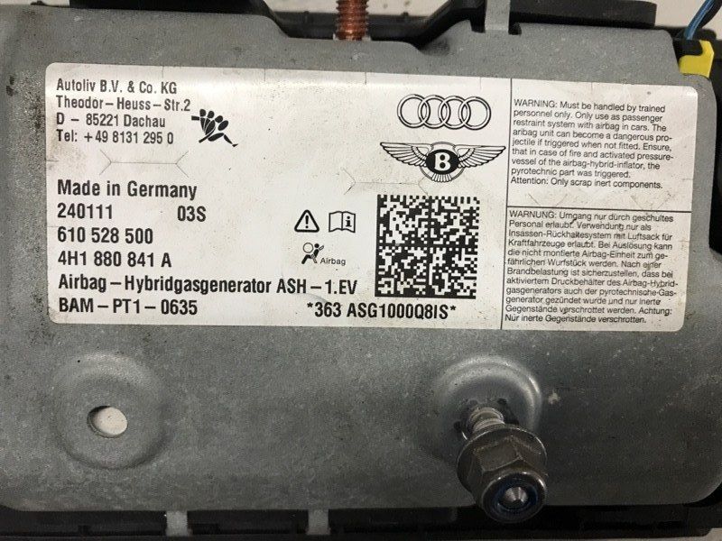 Подушка безпеки водія в коліна airbag 4H1880841A Audi A8