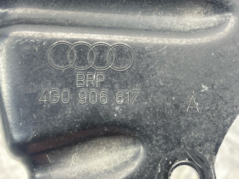 Кронштейн насосу вторинного повітря 4G0906617A Audi A6 Audi A6, Audi A7, Audi S6
