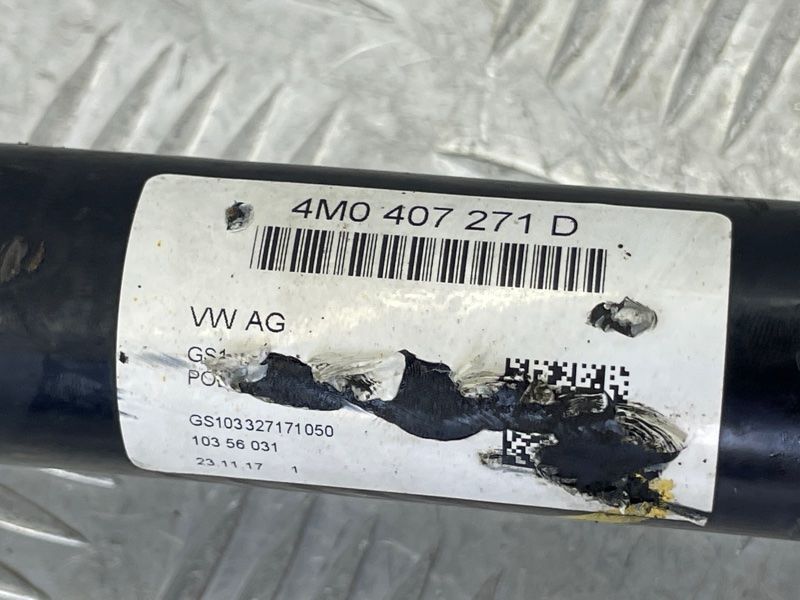 Піввісь 4M0407271D Audi Q7