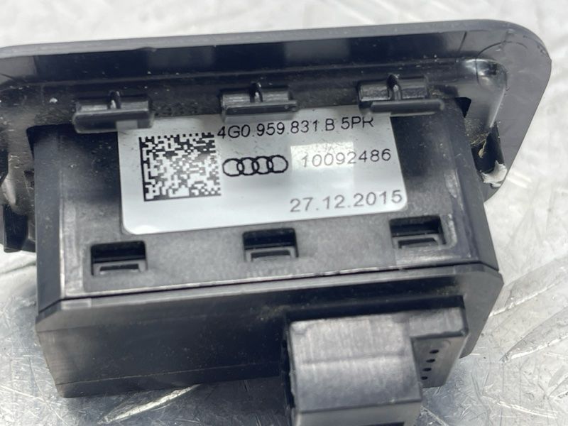 Кнопка закриття дверей багажника 4G0959831B Audi S6