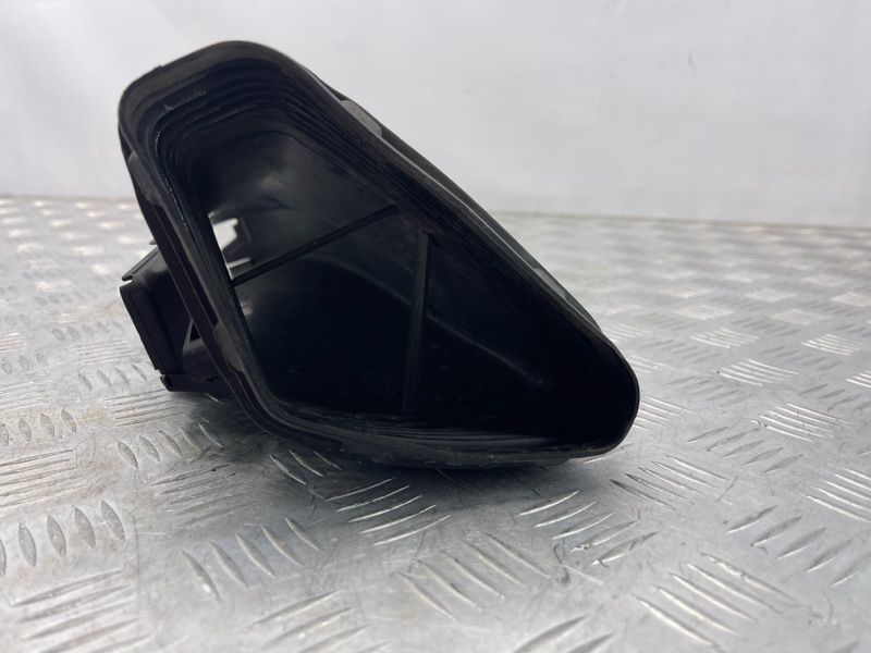 Повітрозабірник 4G0129624D Audi A7