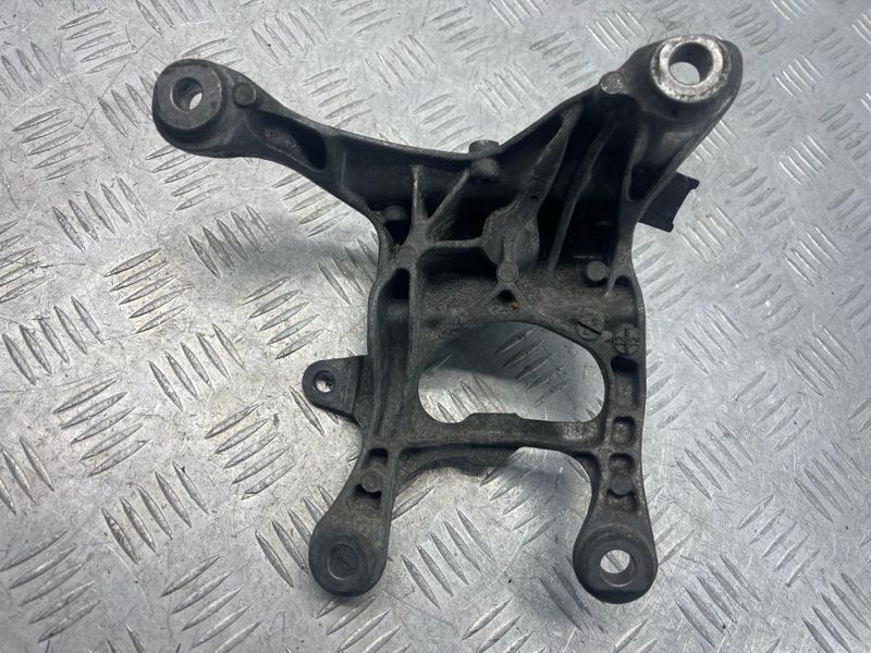 Опора двигуна 4H0199308AK Audi S7
