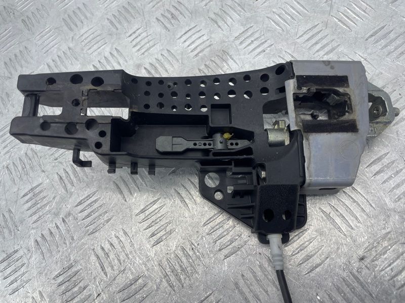 Кронштейн ручки 4H1837885 Audi A6