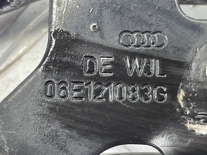 Трубопровід системи охолодження 06E121083G Audi A7