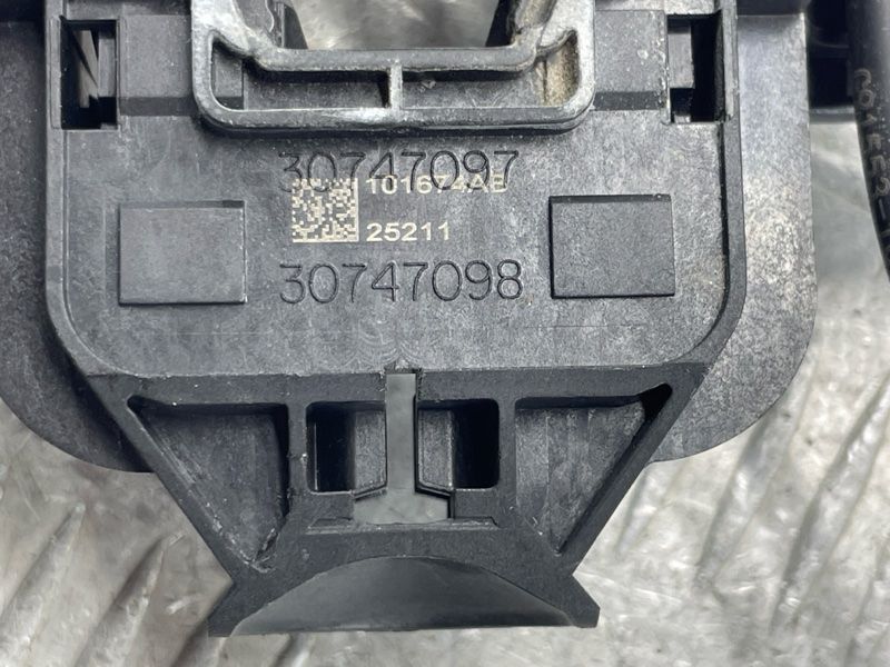 Кронштейн ручки 30747097 Polestar 2