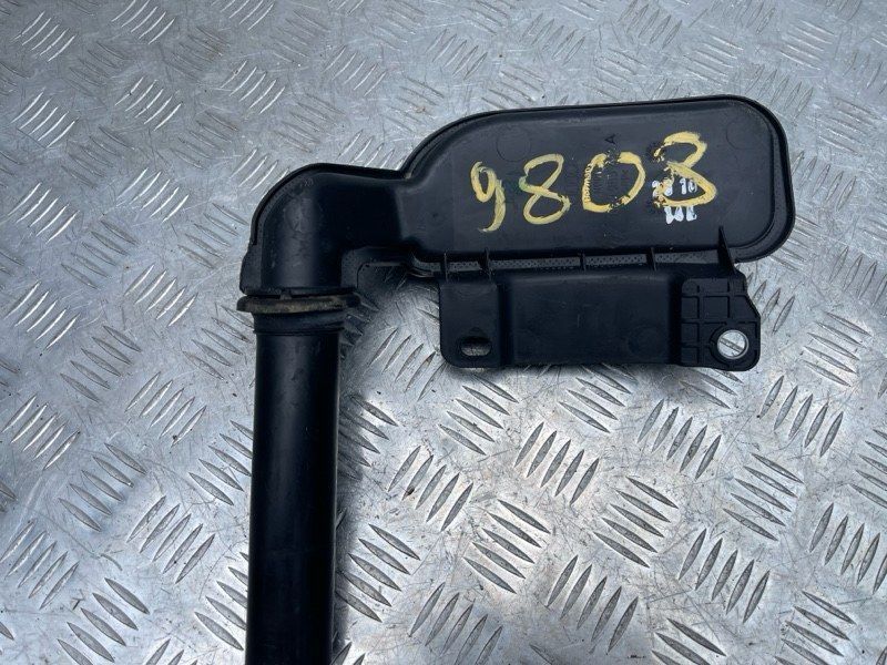 Заливна горловина бачка склоомивача 8R0955452A Audi Q5