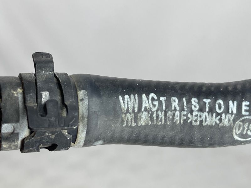 Патрубок 06K121059F Volkswagen Passat