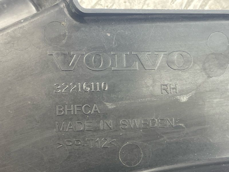 Накладка крила 32216110 Volvo XC60
