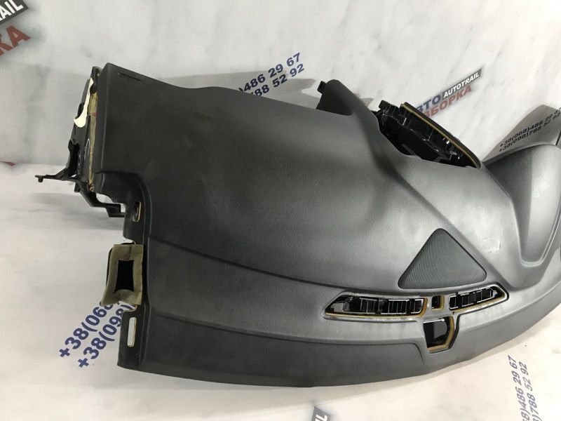 Торпедо с подушкой безопасноти Ford Fusion