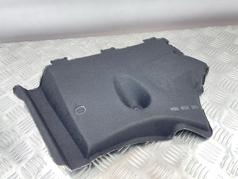 Облицювання днища 4G0825201 Audi A6