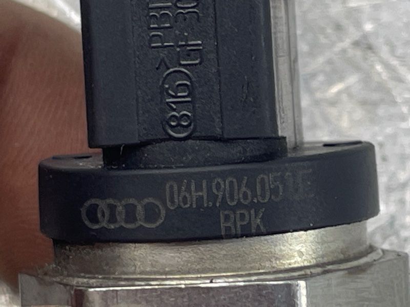 Датчик 06H906051E Audi A4