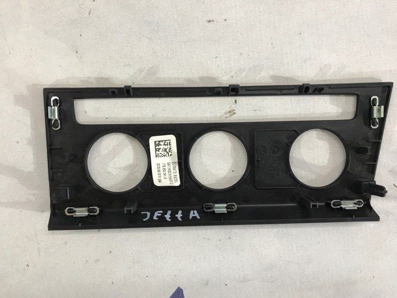 Накладка панелі управління 17B863041A Volkswagen Jetta