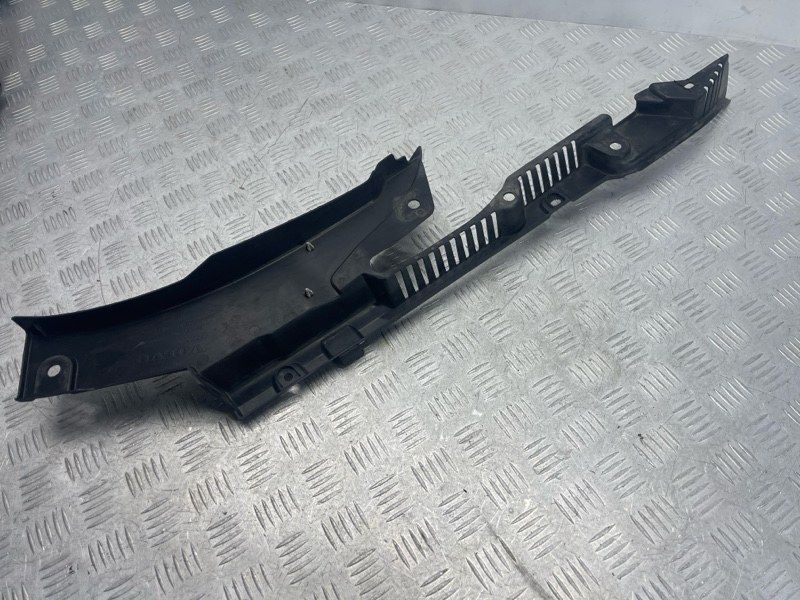 Накладка крила 32216110 Volvo XC60