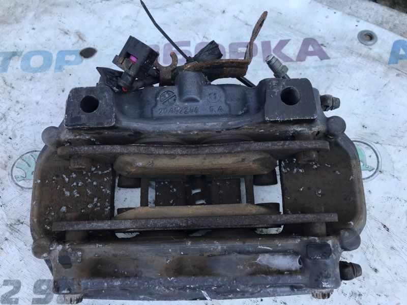 Супорт гальмівний 7P0615424 Volkswagen Touareg