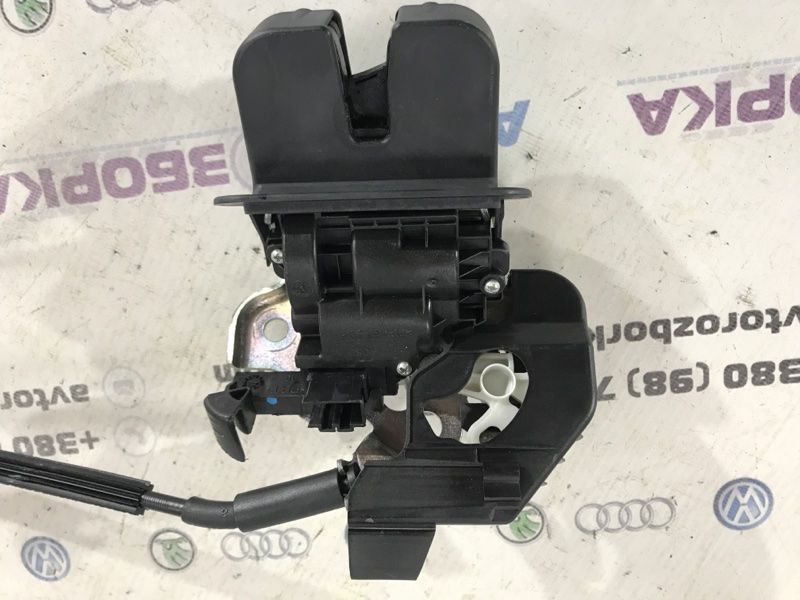 Замок кришки багажника 4H0827505A Audi A6