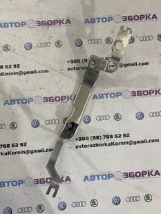Кронштейн крила 4G0807592B Audi A6