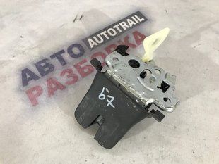 Замок крышки багажника 561827505 Volkswagen Passat