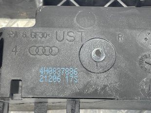 Кронштейн ручки 4H0837886 Audi A7
