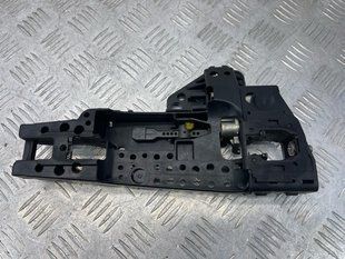 Кронштейн ручки 8T0837886B Audi S4