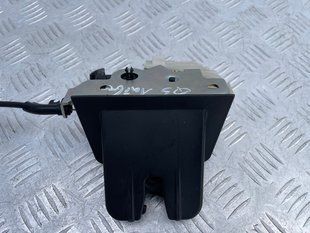Замок крышки багажника 80A827506A Audi Q5