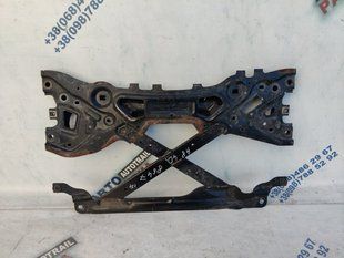 Распорка подрамника 4H0399345R Audi A8