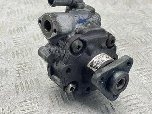 Насос гидроусилителя руля 7L8422154J Audi Q7
