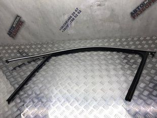 Направляюча скла дверей 7P0837431H5AP Volkswagen Touareg