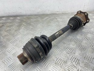 Привідний вал передній 4G0407271F Audi A6 Audi A6, Audi A7, Audi A8, Audi Q5, Audi RS7, Audi S6, Audi S7, Audi S8, Audi SQ5