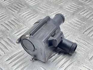 Додатковий насос охолоджуючої рідини 06H121601N Audi A4 Audi A7 Sportback, Audi Q5 PHEV, Audi S7 Sportback, Audi A4, Audi A4 Allroad, Audi A5, Audi A5 Sportback, Audi A6, Audi A6 Allroad, Audi A7, Audi A8, Audi Q5, Audi Q5 Sportback, Audi Q7, Audi R8, Audi S4, Audi S5, Audi S5 Sportback, Audi S6, Audi SQ5, Audi SQ5 Sportback