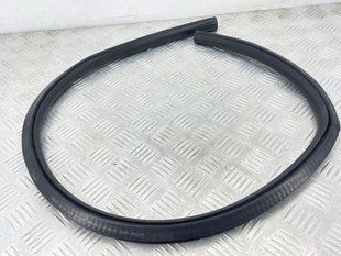 Уплотнитель двери внутренний нижний 4G8831707A Audi A7