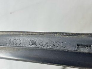 Молдинг лобового скла 8W0854327C Audi A4