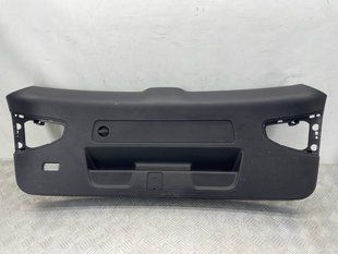 Обшивка кришки багажника 8W9867979 Audi A4 Allroad