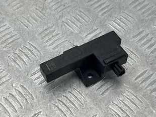 Антенна бесключевого доступа (KESSY) 8K0907247 Audi A6 Audi A4, Audi A4 Allroad, Audi A5, Audi A6, Audi A7, Audi A8, Audi Q5, Audi RS5, Audi RS7, Audi S4, Audi S5, Audi S6, Audi S7, Audi S8, Audi SQ5
