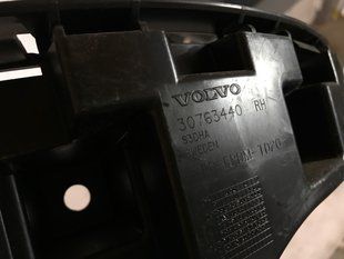Кронштейн заднего бампера 30763440 Volvo XC60