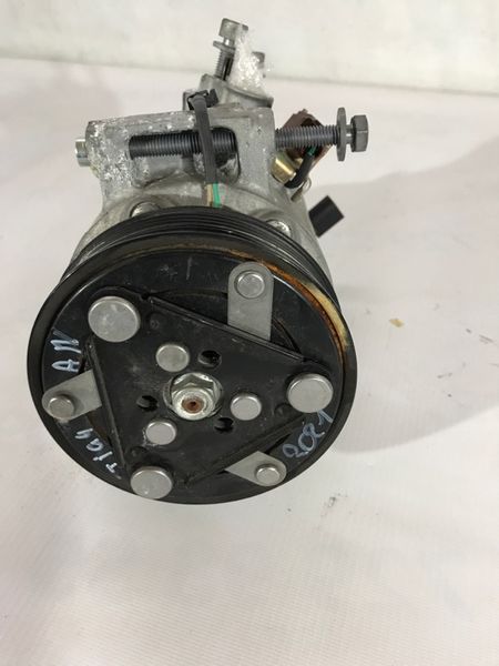 Компресор кондиціонера 3Q0816803E Volkswagen Tiguan