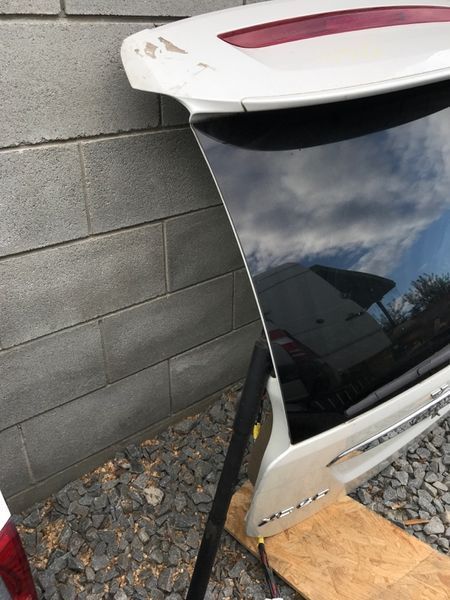 Крышка багажника 39818090 Volvo XC60