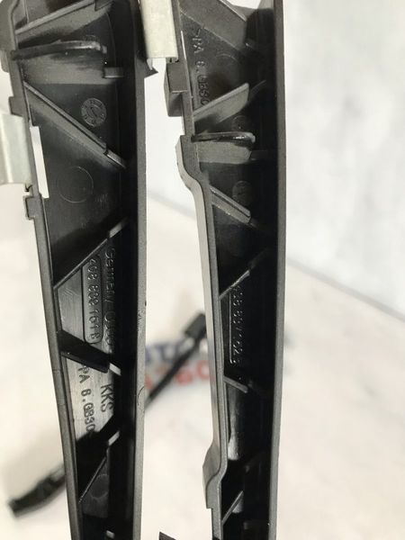 держатель уплотнителя двери (комплект) 4G8839151B Audi A7