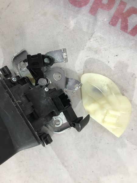 Замок крышки багажника 561827505 Volkswagen Passat