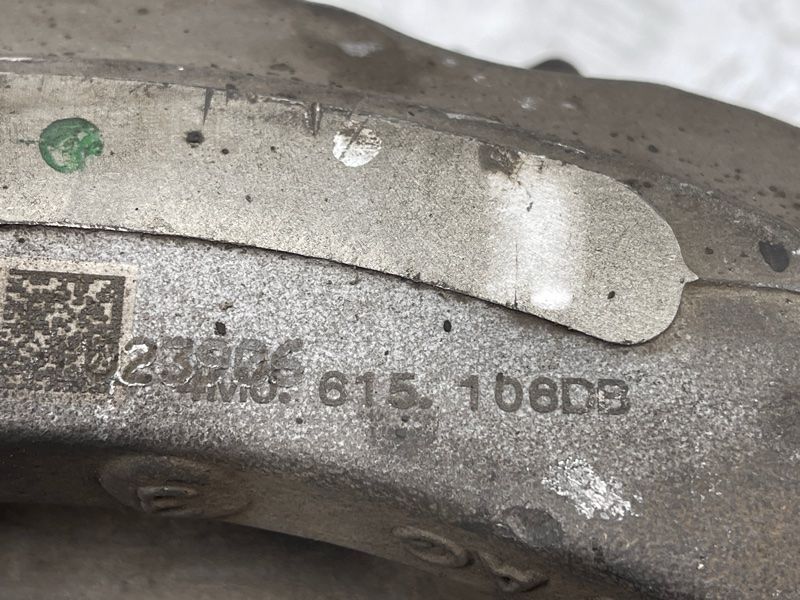 Суппорт тормозной 4M0615106DB Audi Q7