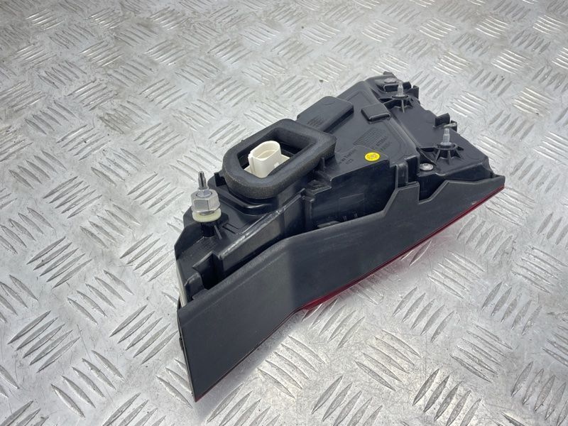 Стоп / Фонарь LED внутренний 4H0945093J Audi A8