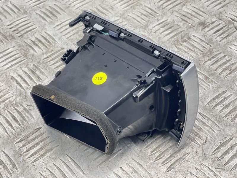 Дефлектор повітропроводу 4G1820902B6PS Audi A6