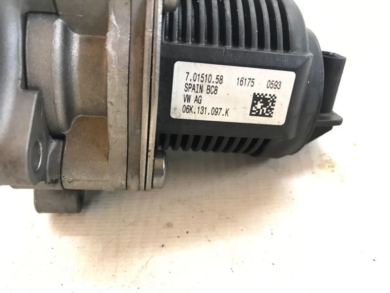 Клапан рециркуляции газов 06K131097K Volkswagen Passat