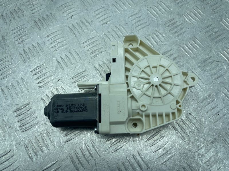 Мотор склопідйомника 8K0959802B Audi A8