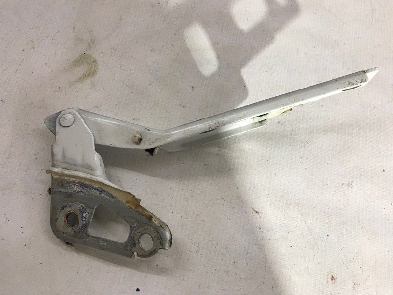Петля капота 4L0823302 Audi Q7