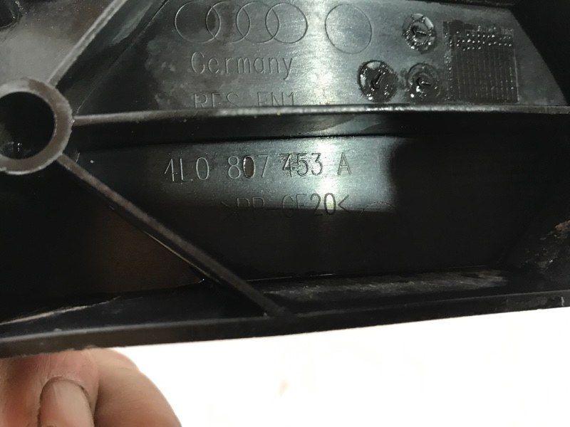 Направляюча заднього бампера 4L0807453A Audi Q7