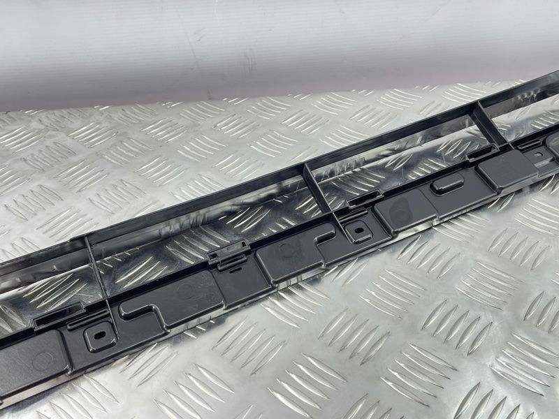 Решітка переднього бампера нижня s-line 4M0807647A4W3 Audi Q7