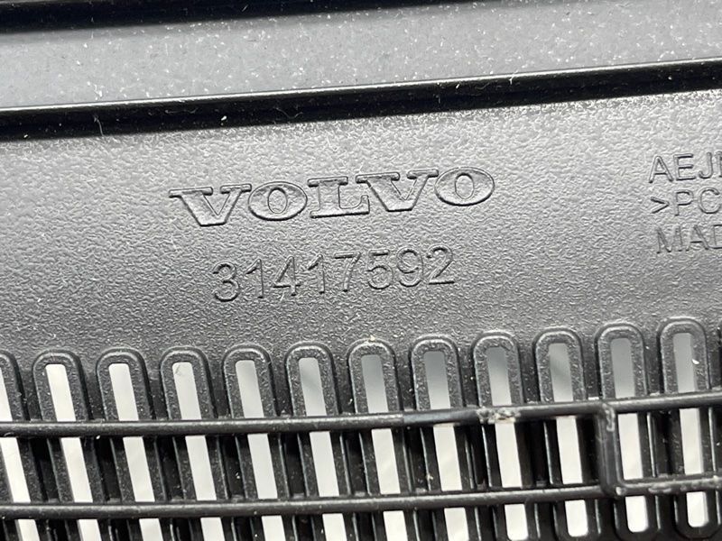 Рамка приборной панели Volvo XC60