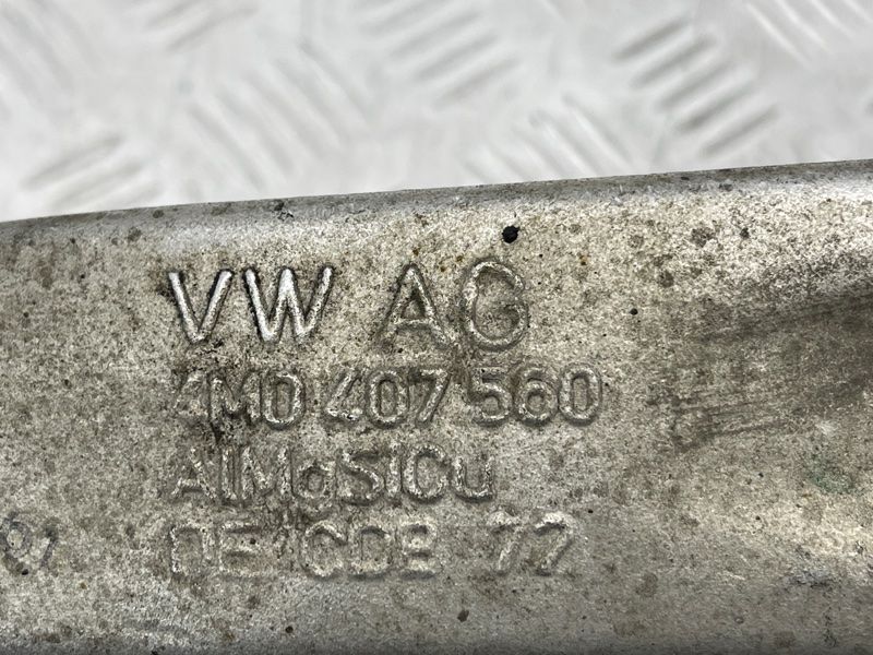 Поворотний кулак / цапфа 4M0407242J Audi Q7