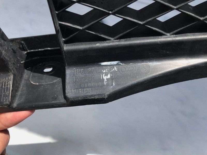 Кронштейн заднего бампера 7P6807863A Volkswagen Touareg
