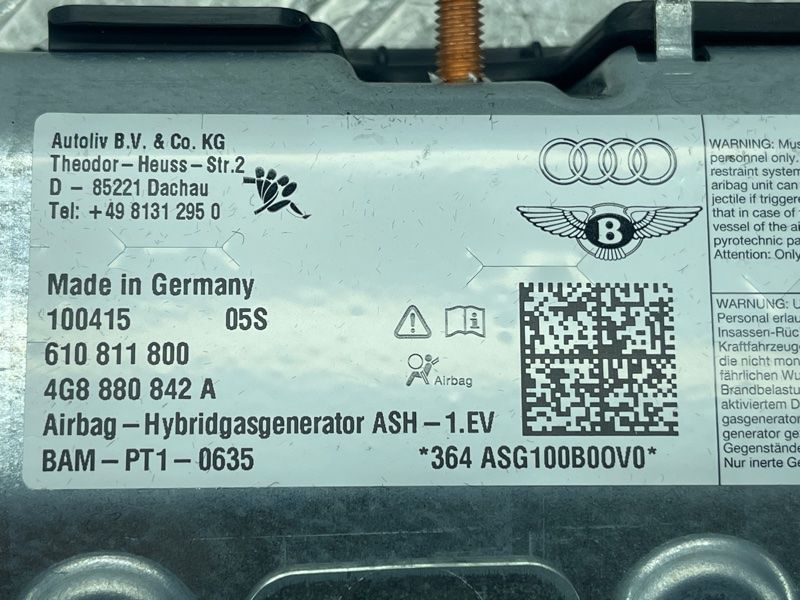 Подушка безопасности водителя в колени Airbag 4G8880842A Audi A7